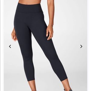 Fabletics Trinity High-Waisted Pocket Capri